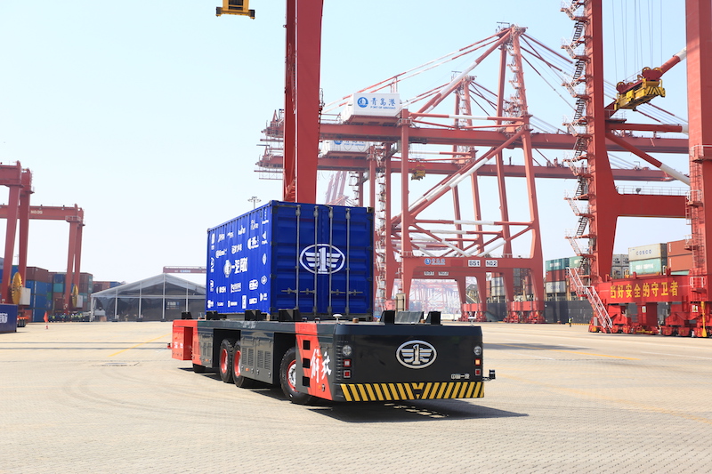 container vehicle港口集装箱水平运输专用智能车)