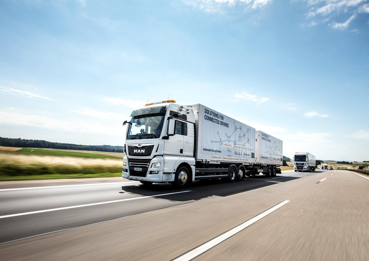 卡车队列行驶在德国物流领域投入实际运营