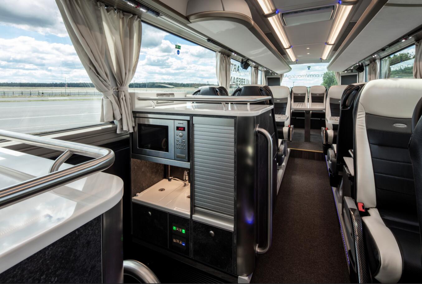 一群特殊的逆行者