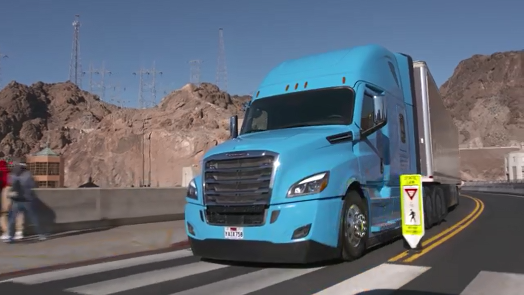这款自动驾驶卡车cascadia在美国胡佛大坝上进行了路试,点击