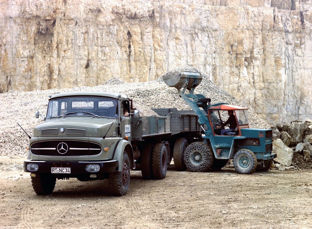 LAK 1620全轮自卸车，用于采石场.jpg