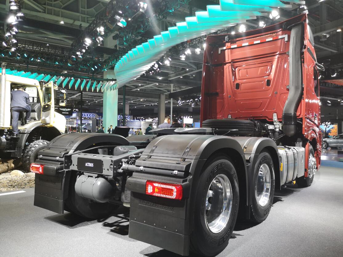 智能版奔驰actros牵引车,智能在哪里?