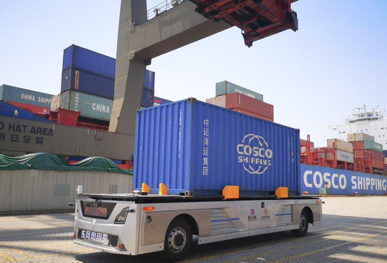 商车邦-智能  东风无人驾驶集卡赋能5g智慧港口