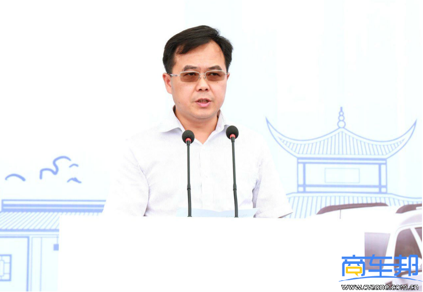 张泰超_叮咚买菜回应以死鱼充作活鱼:属实,立即排查